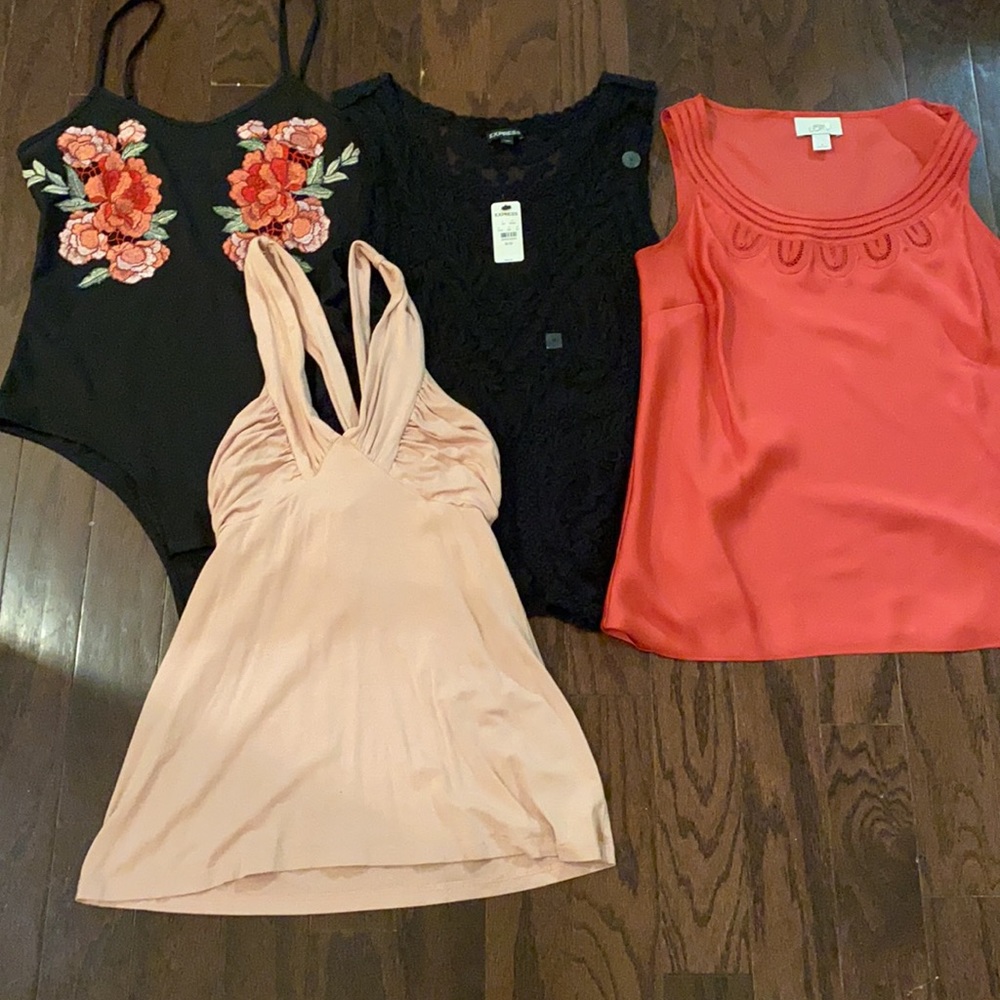 Bundle of 4 beautiful tops